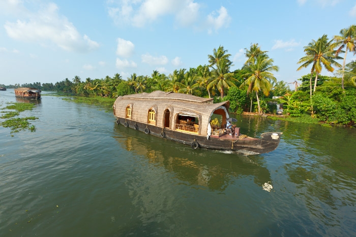 Tourism Impacts in Kumarakom Kerala. Harold Goodwin